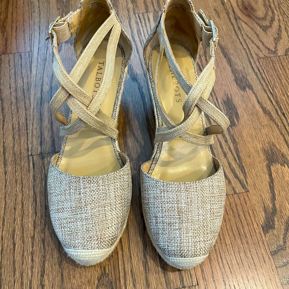Natural Linen Espadrille with Wedge Heel and Elasticized Adjustable Strap